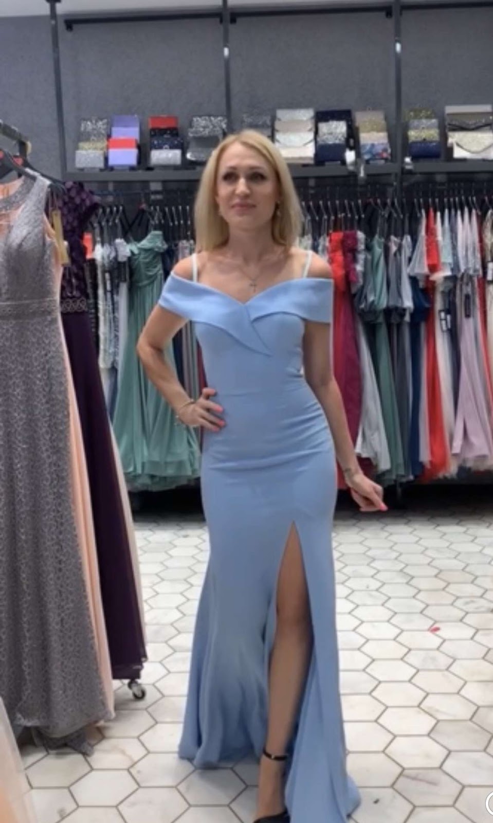 Lemas Fasion | 551 Creekview Way, Gloucester, ON K1T 0K6, Canada | Phone: (613) 794-0235