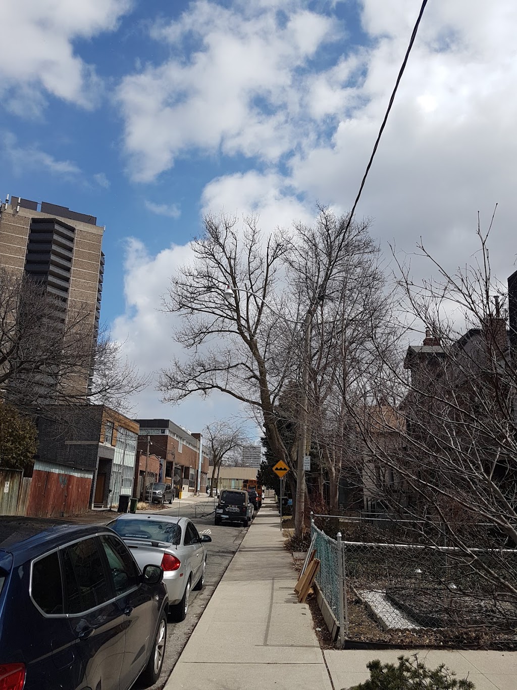 Native Mens Residence | 14 Vaughan Rd, Toronto, ON M6G 2N1, Canada | Phone: (416) 652-0334