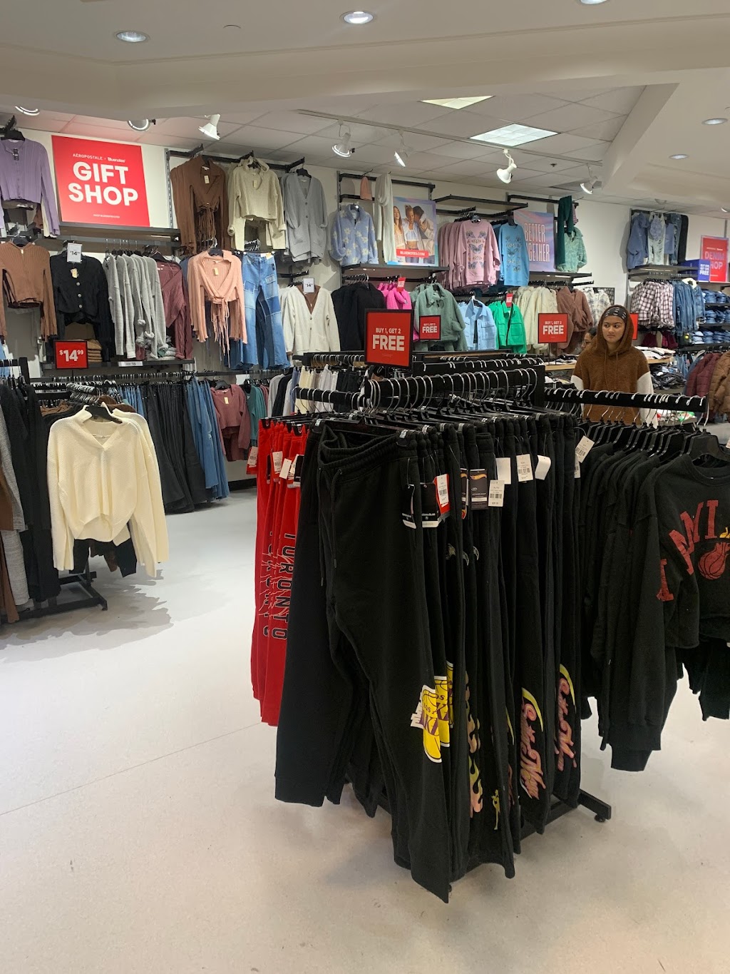 Bluenotes | 1632 14 Ave NW, Calgary, AB T2N 1M7, Canada | Phone: (403) 920-0362