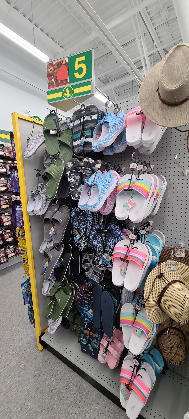Dollarama | Power Centre, 1201 Sumas Way, Abbotsford, BC V2S 8H2, Canada | Phone: (604) 755-2468