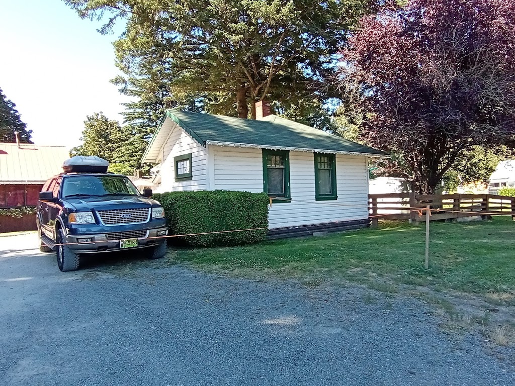 Bungalow Motel-Cascade Advntrs | 511 Lillooet Rd, Harrison Hot Springs, BC V0M 1K0, Canada | Phone: (604) 796-3536