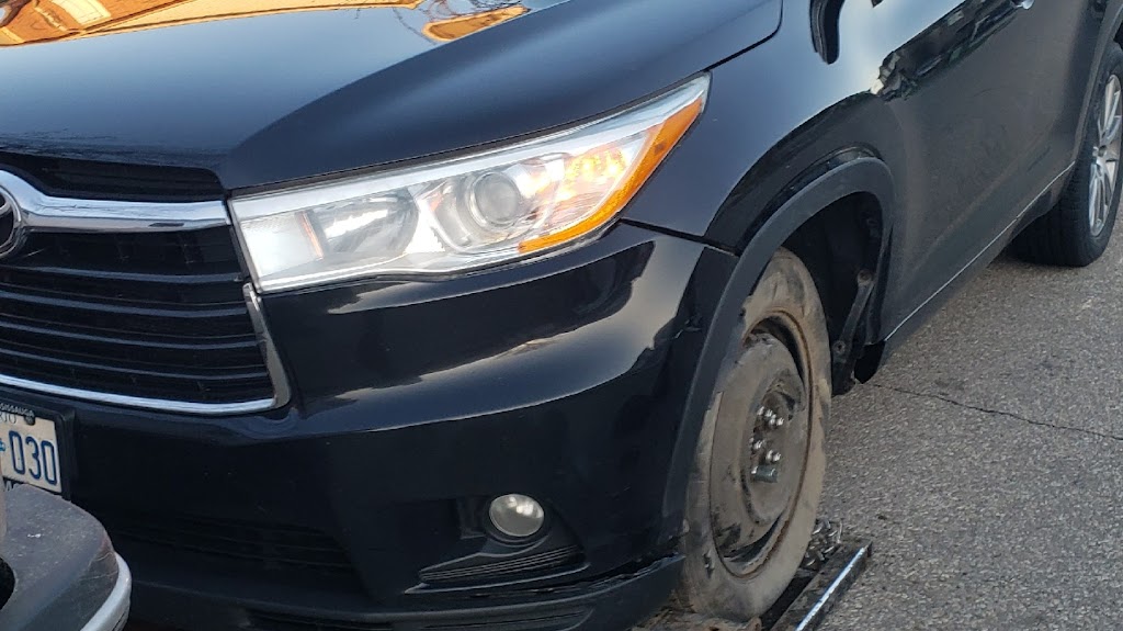 Tow truck | 6730 Opera Glass Crescent, Mississauga, ON L5W 1R7, Canada | Phone: (365) 324-2495