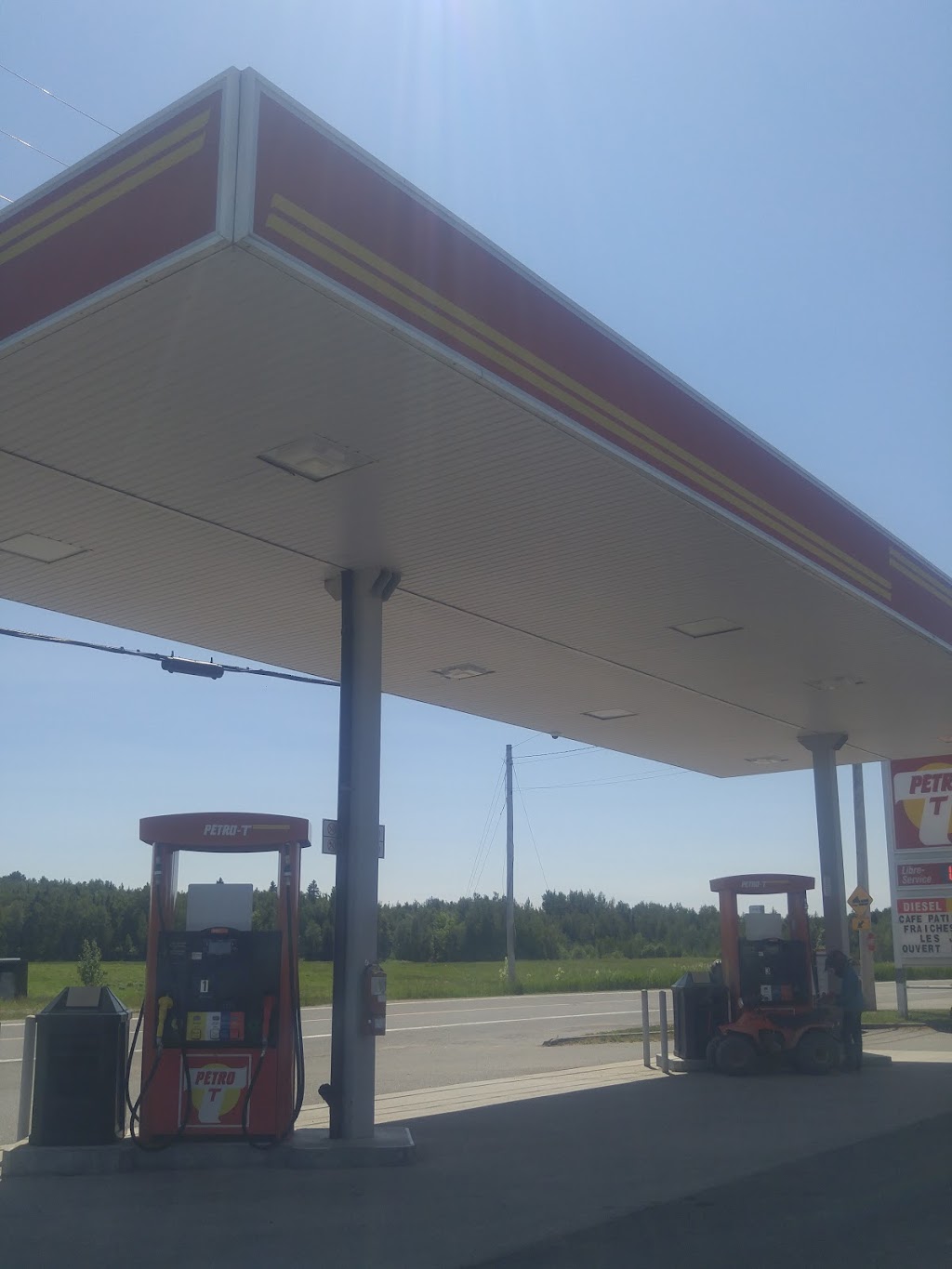 Petro-T | Harnois | 6095 Rang Melançon, Alma, QC G8B 5V3, Canada | Phone: (418) 668-2000