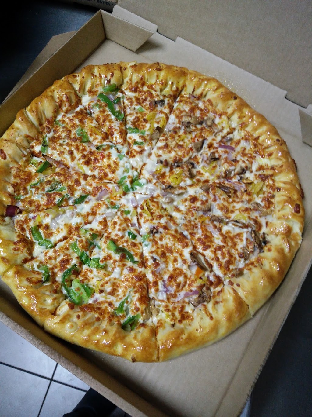 Pizza Hut | 1 Bartley Bull Pkwy Unit 9, Brampton, ON L6W 2J3, Canada | Phone: (905) 450-0809