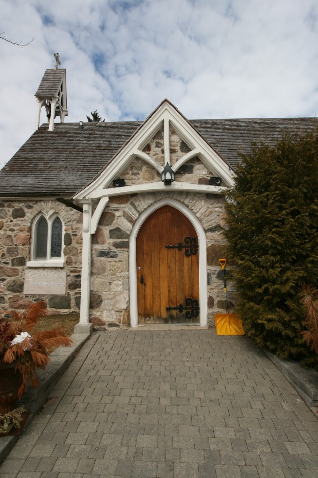 Christ Church Roches Point | 12 Turner St, Roches Point, ON L0E 1P0, Canada | Phone: (905) 476-3491