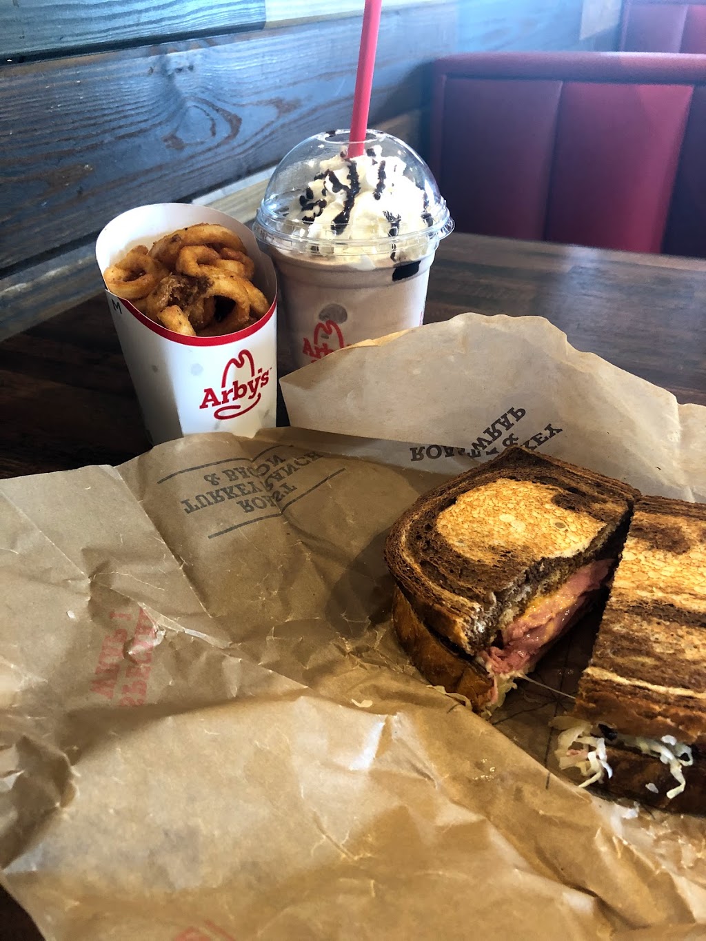 Arbys | 6807 Tecumseh Rd E, Windsor, ON N8T 1E8, Canada | Phone: (519) 945-9191