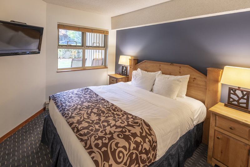 Lake Placid Lodge by Whiski Jack | 2050 Lake Placid Rd, Whistler, BC V0N 1B2, Canada | Phone: (604) 962-0220