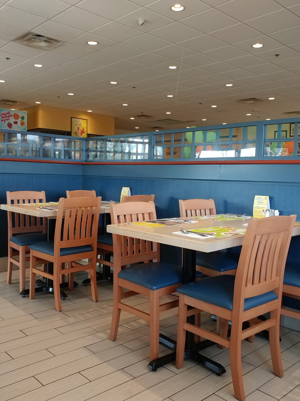 Cora Breakfast and Lunch | 1209 Boulevard Curé-Labelle, Sainte-Rose, QC H7L 5R7, Canada | Phone: (450) 624-1919