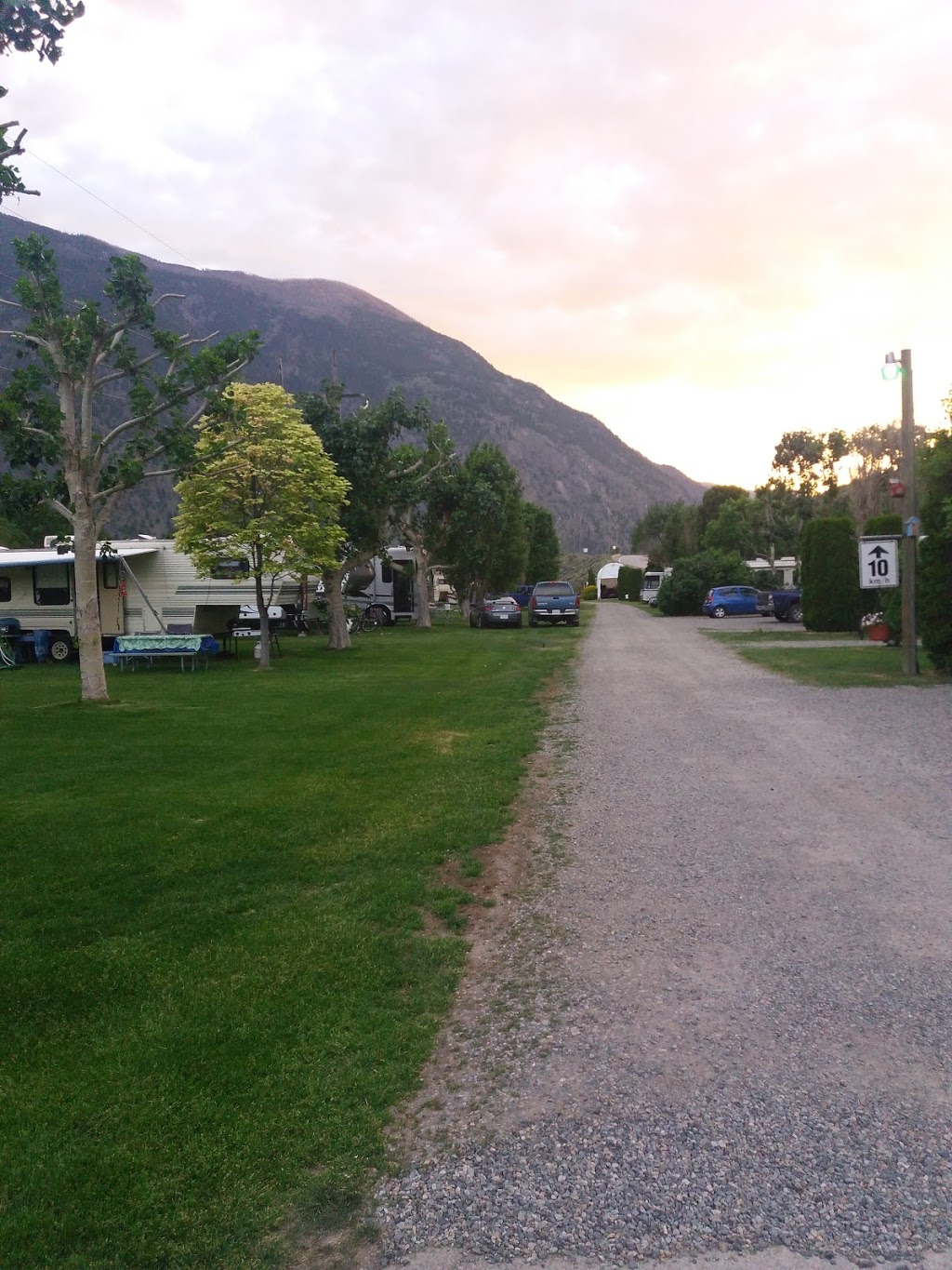 Eagle RV Park and Campground | 3169 10 Ave, Keremeos, BC V0X 1N1, Canada | Phone: (250) 499-5439