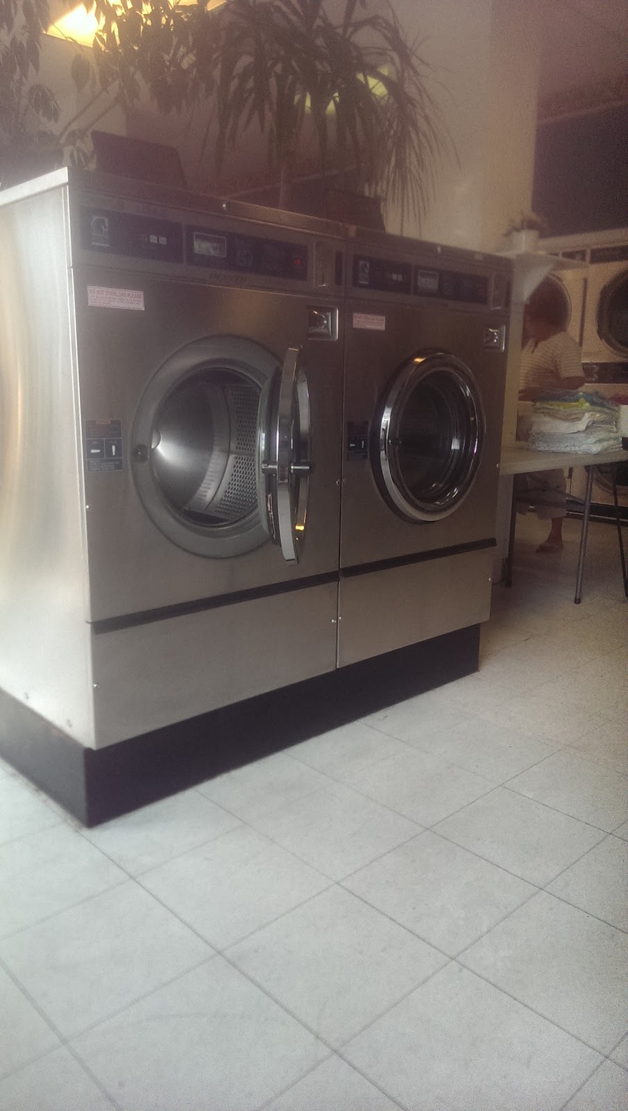 Corner Coin Laundry | 13654 Grosvenor Rd, Surrey, BC V3R 5C9, Canada | Phone: (604) 582-4111