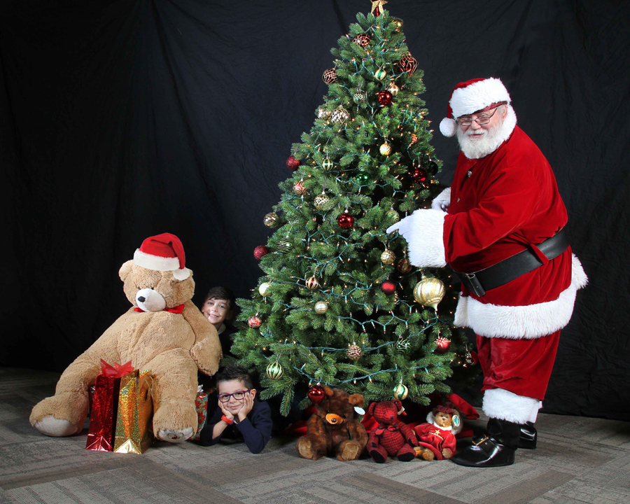 Santa Photos Calgary | 5225 101 St NW, Calgary, AB T3L 1S4, Canada | Phone: (403) 923-8804