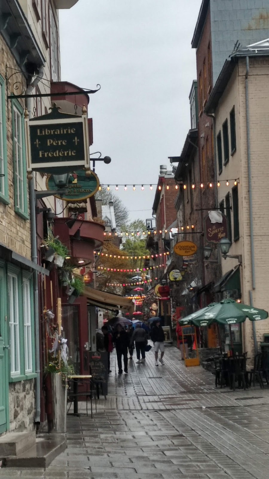 Librarie Père Frédéric | 98 Rue du Petit Champlain, Québec, QC G1K 4H4, Canada