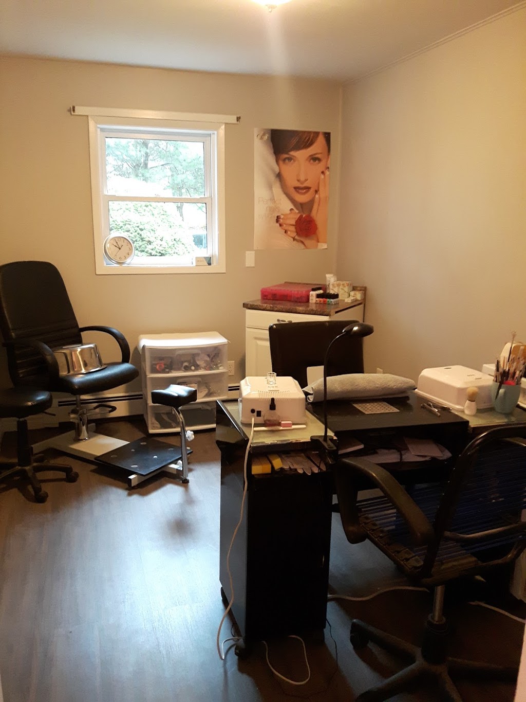 Trinas Nails & Waxing Services | 14 Pig Loop Rd, Chester, NS B0J 1J0, Canada | Phone: (902) 273-3311