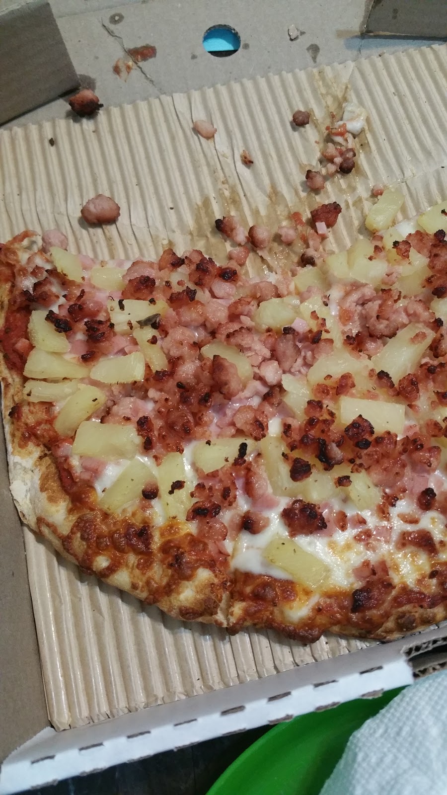 Mikes Pizza & Donair White Oaks | 1401 Ernest Ave, London, ON N6E 2Y8, Canada | Phone: (519) 204-4466