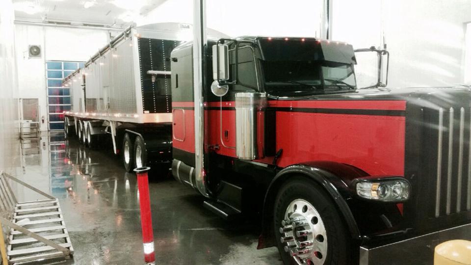 Blue Water Wash | Queens Business Park, 7968 75th Ave, Red Deer, AB T4P 0V3, Canada | Phone: (403) 967-0350