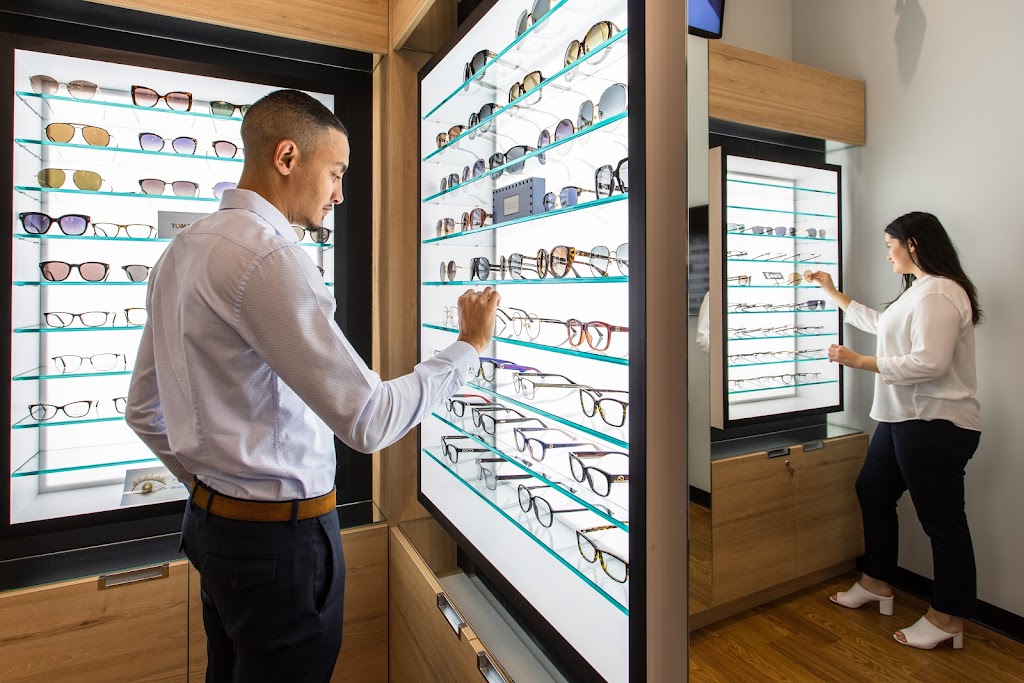 HealthOneTO Optometry | 110 Harbour St, Toronto, ON M5J 0B7, Canada | Phone: (416) 613-6433