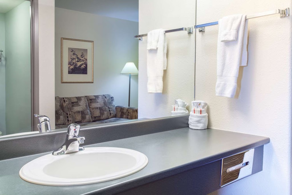 Super 8 by Wyndham Truro NS | 85 Treaty Trail, Millbrook, NS B6L 1W3, Canada | Phone: (902) 895-8884