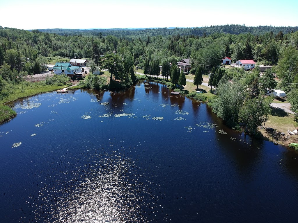 Camping qui nexiste pas | 350 Chem. du lac des Georges #326, Larouche, QC G0W 1Z0, Canada | Phone: (418) 321-2315