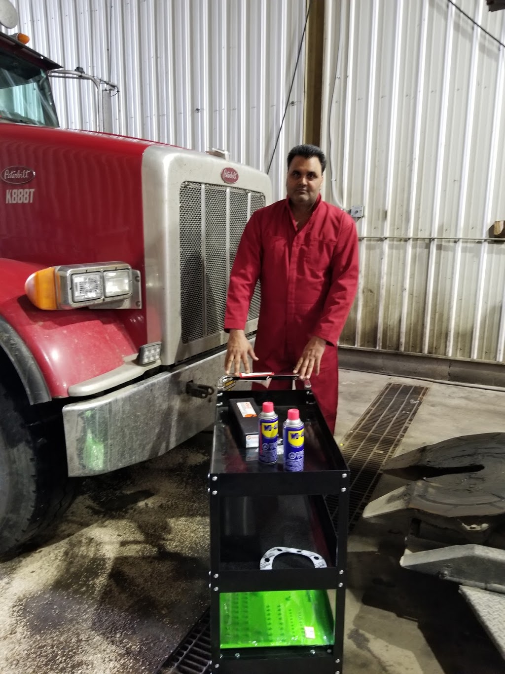 Sherwood Truck Wash & Lube | 28 Strathmoor Dr Unit # 101, Sherwood Park, AB T8H 2B6, Canada | Phone: (780) 666-9820