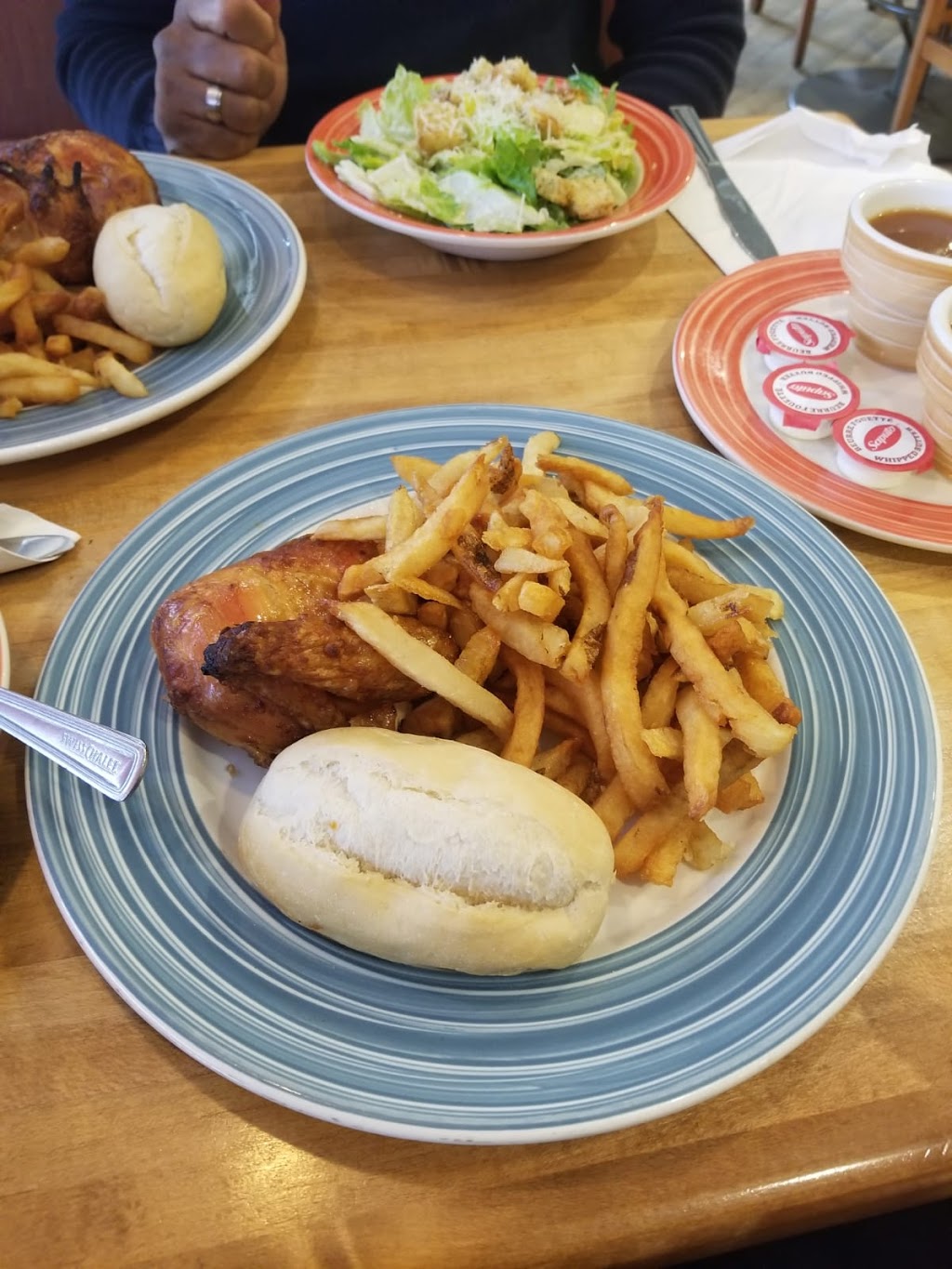 Swiss Chalet Rotisserie & Grill | 5165 Dixie Rd, Mississauga, ON L4W 4G1, Canada | Phone: (905) 238-0798