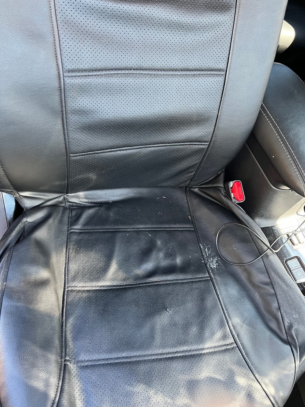 LAVE AUTO AUTO LUXX 440 | 2539 Bd du Curé-Labelle, Laval, QC H7T 1R6, Canada | Phone: (514) 662-7767