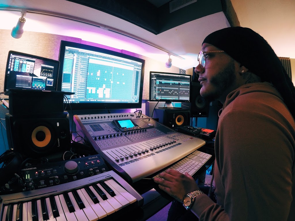 MedyLandia "Music Producer" | 1560 Bloor St Unit 65, Mississauga, ON L4X 1R8, Canada | Phone: (647) 230-1860