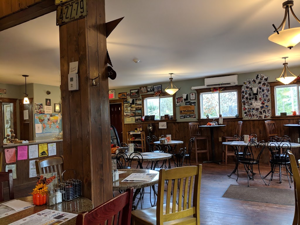 Hollow Log Café | 9902 Nova Scotia Trunk 8, Caledonia, NS B0T 1B0, Canada | Phone: (902) 682-2086
