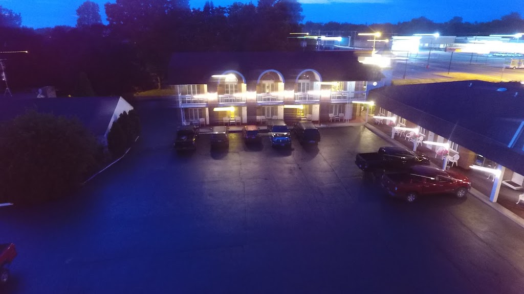 Lockport Inn and Suites | 315 S Transit St, Lockport, NY 14094, USA | Phone: (716) 434-5595