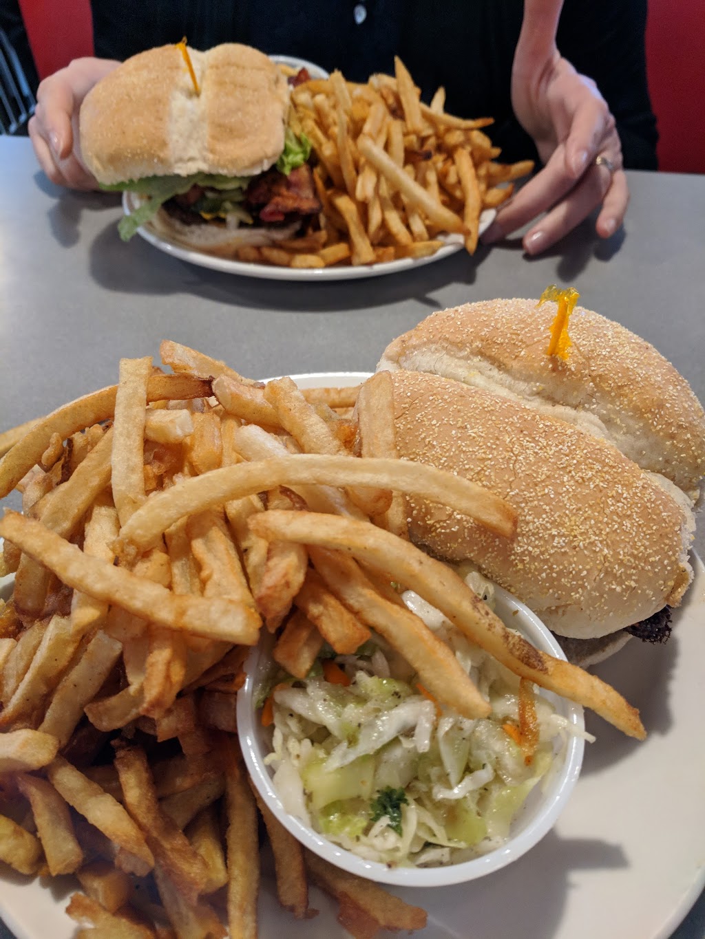 Nicks Inn | 5392 Portage Ave, Headingley, MB R4H 1G5, Canada | Phone: (204) 889-4548