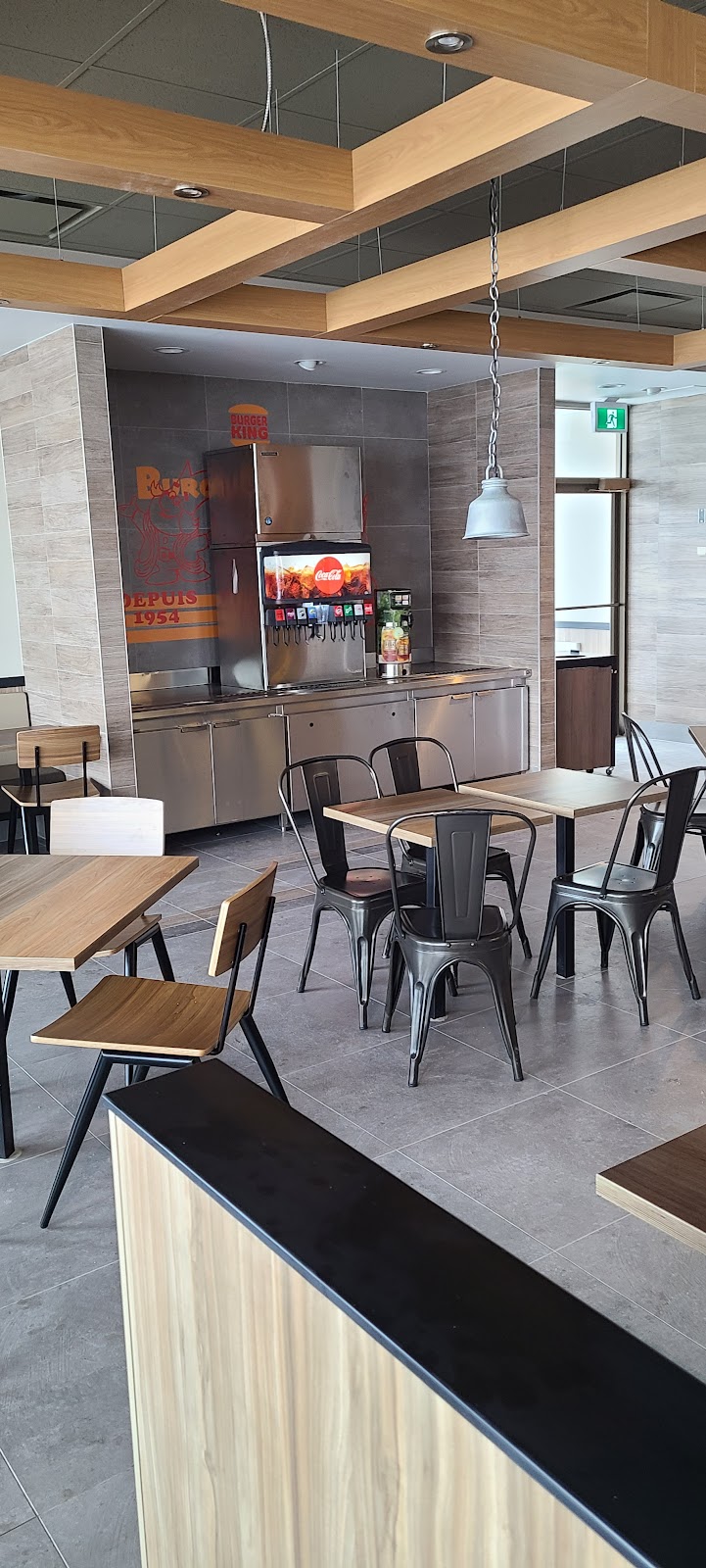 Burger King | 400 Mnt des Pionniers, Lachenaie, QC J6V 1N9, Canada | Phone: (450) 585-8668