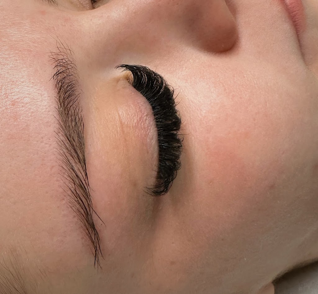 Island Vibe Esthetics | 5850 River Rd, Qualicum Beach, BC V9K 1Z5, Canada | Phone: (236) 688-3604