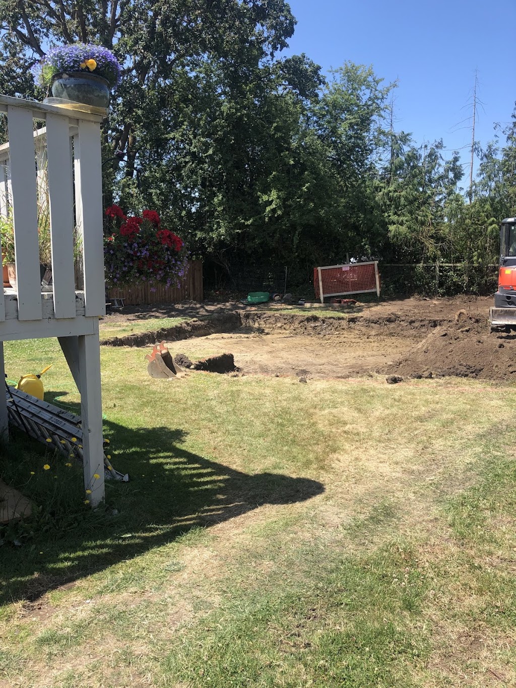 Hutchinson Contracting | 673 Lost Lake Rd, Victoria, BC V9B 6E3, Canada | Phone: (250) 900-0215