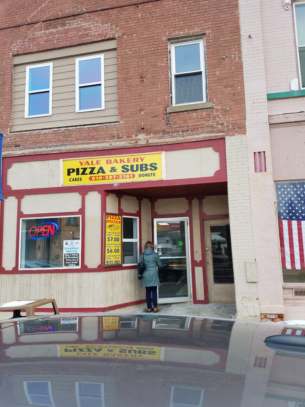 Yale Bakery | 130 S Main St, Yale, MI 48097, USA | Phone: (810) 387-2161