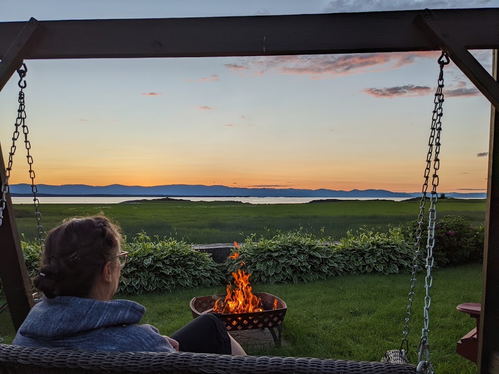 Gîte des docteurs | 81 Chem. des Pionniers E, LIslet, QC G0R 2B0, Canada | Phone: (418) 805-6588