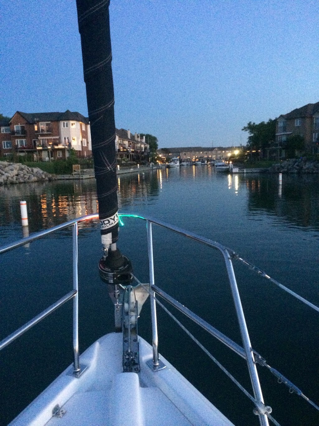 Newport Yacht Club - Stoney Creek | 711 N Service Rd, Hamilton, ON L8E 4Z5, Canada | Phone: (905) 643-0195