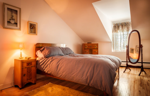 La maison blanche | 151 Rue Grenier, Laurierville, QC G0S 1P0, Canada | Phone: (819) 291-1013