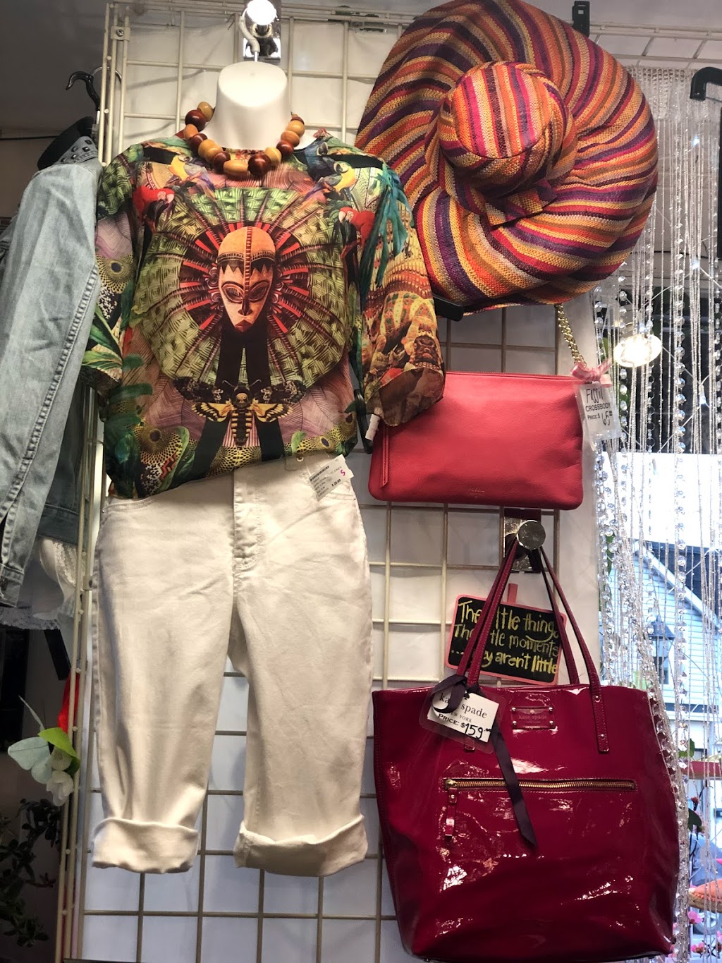 Clothes Encounters Of A Second Time | 67 Beechwood Ave, Ottawa, ON K1M 1L8, Canada | Phone: (613) 741-7887