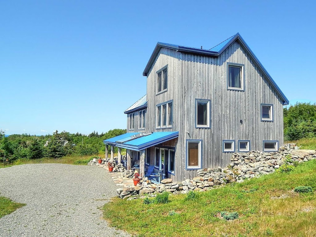 Blue Tin Roof B&B (The Nest) | 7957 NS-337, Antigonish, NS B2G 2L1, Canada | Phone: (902) 995-0351