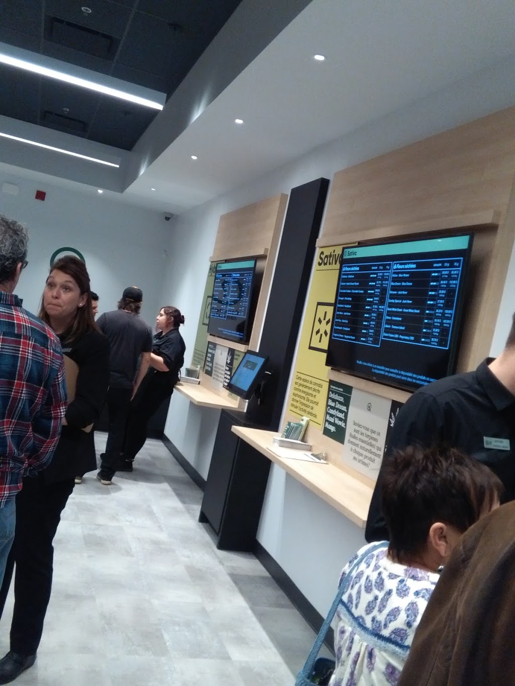 SQDC | 73 Boulevard de la Gappe Local E3, Gatineau, QC J8T 2G1, Canada | Phone: (819) 205-8058