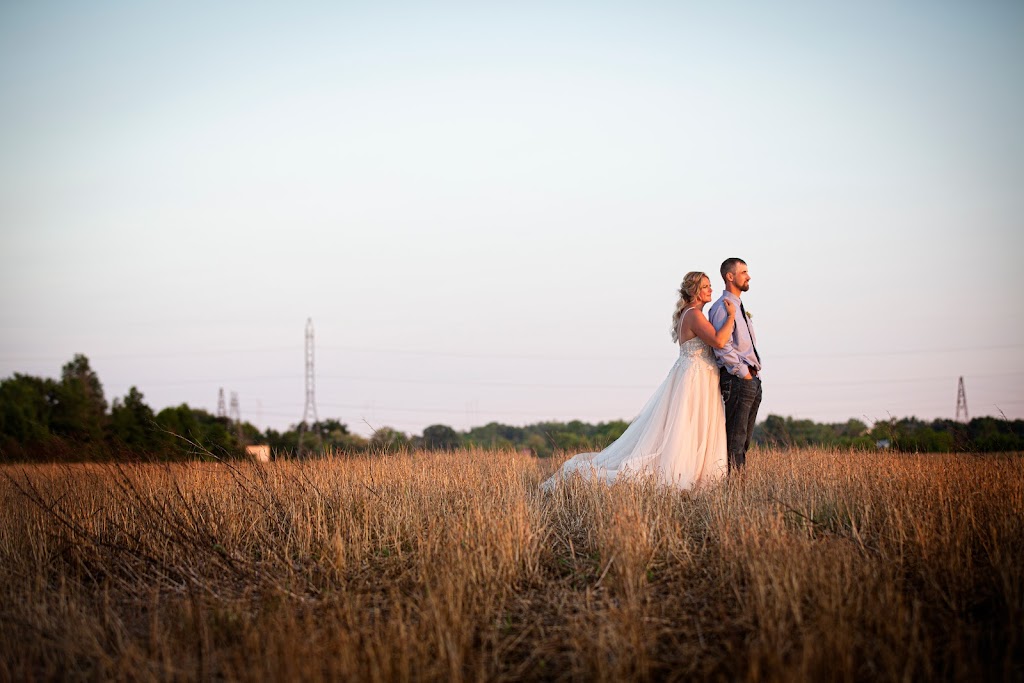 Photography By Shelly | 7692 Donlee Dr, Niagara Falls, ON L2H 2N4, Canada | Phone: (905) 329-2902