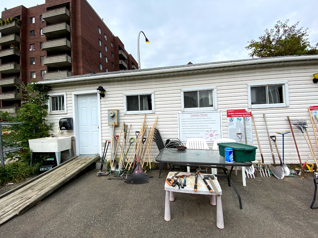 Côte-Saint-Luc Senior’s Garden | 6868 Chem. Norwalk, Côte Saint-Luc, QC H4W 2X6, Canada | Phone: (514) 485-6806