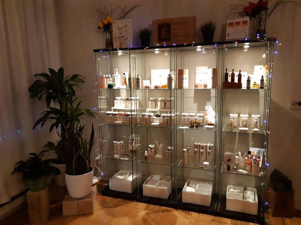 Andrée Lemay Thérapeute | 792 Rue de St Jovite, Mont-Tremblant, QC J8E 3J8, Canada | Phone: (819) 557-1772