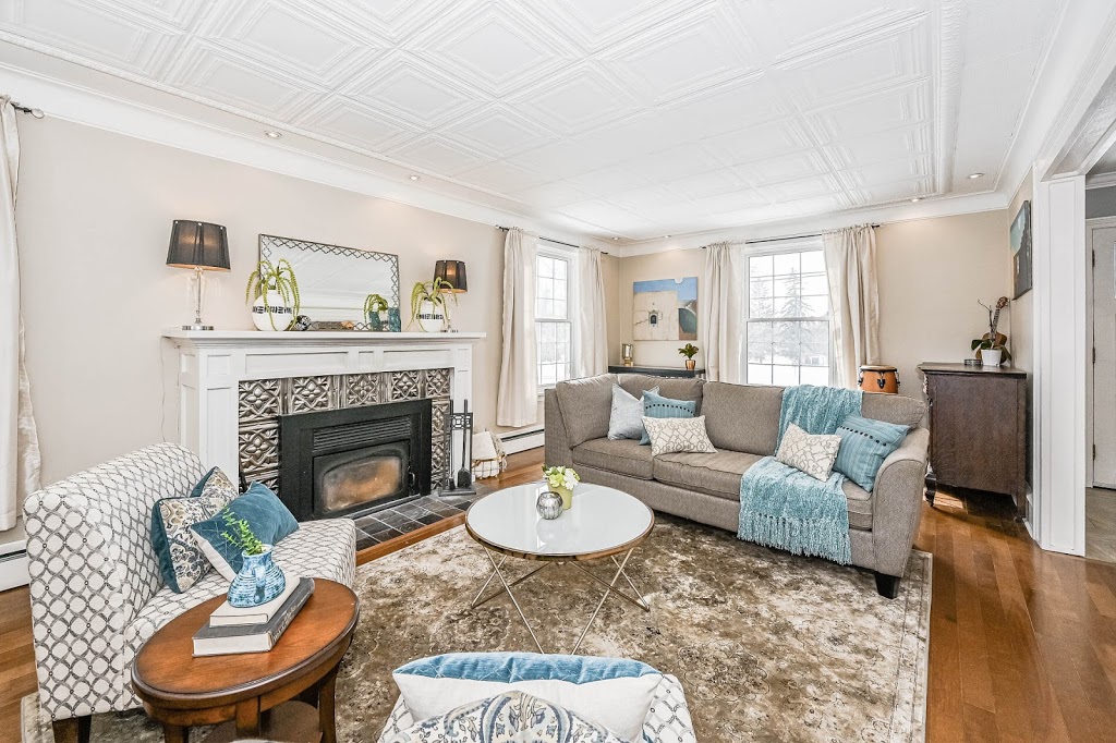 Beth and Ryan Waller | 5 Edinburgh Rd S Unit 1, Guelph, ON N1G 4Y3, Canada | Phone: (519) 546-3390
