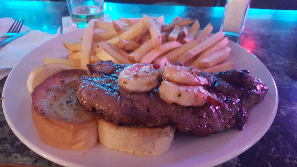 Dukes Country Pub | 41582 Yale Rd, Chilliwack, BC V2R 4J3, Canada | Phone: (604) 823-6431