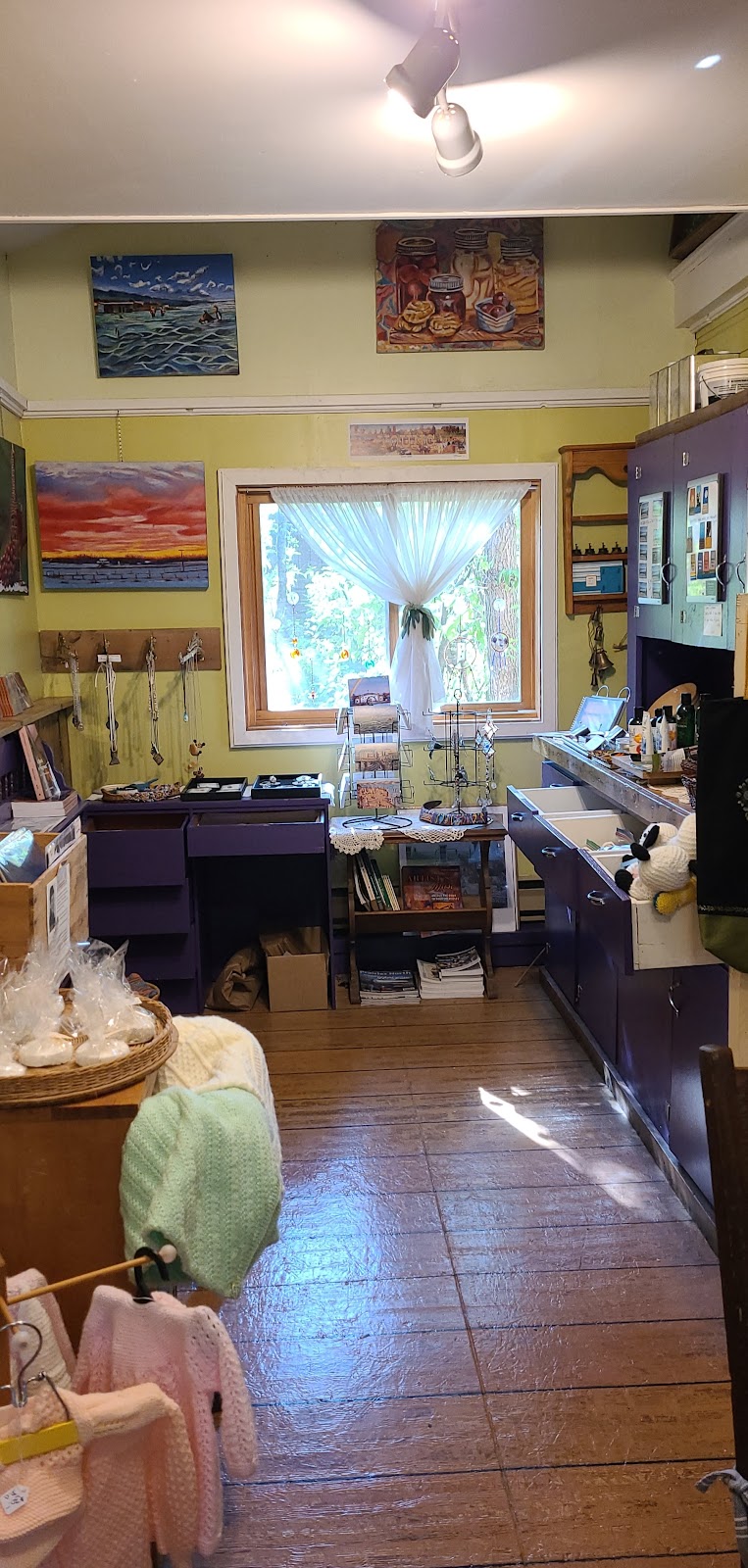 G Gs Gallery And Gifts | 309 Evenson Ave, Manitou Beach, SK S0K 4T1, Canada | Phone: (306) 917-7719