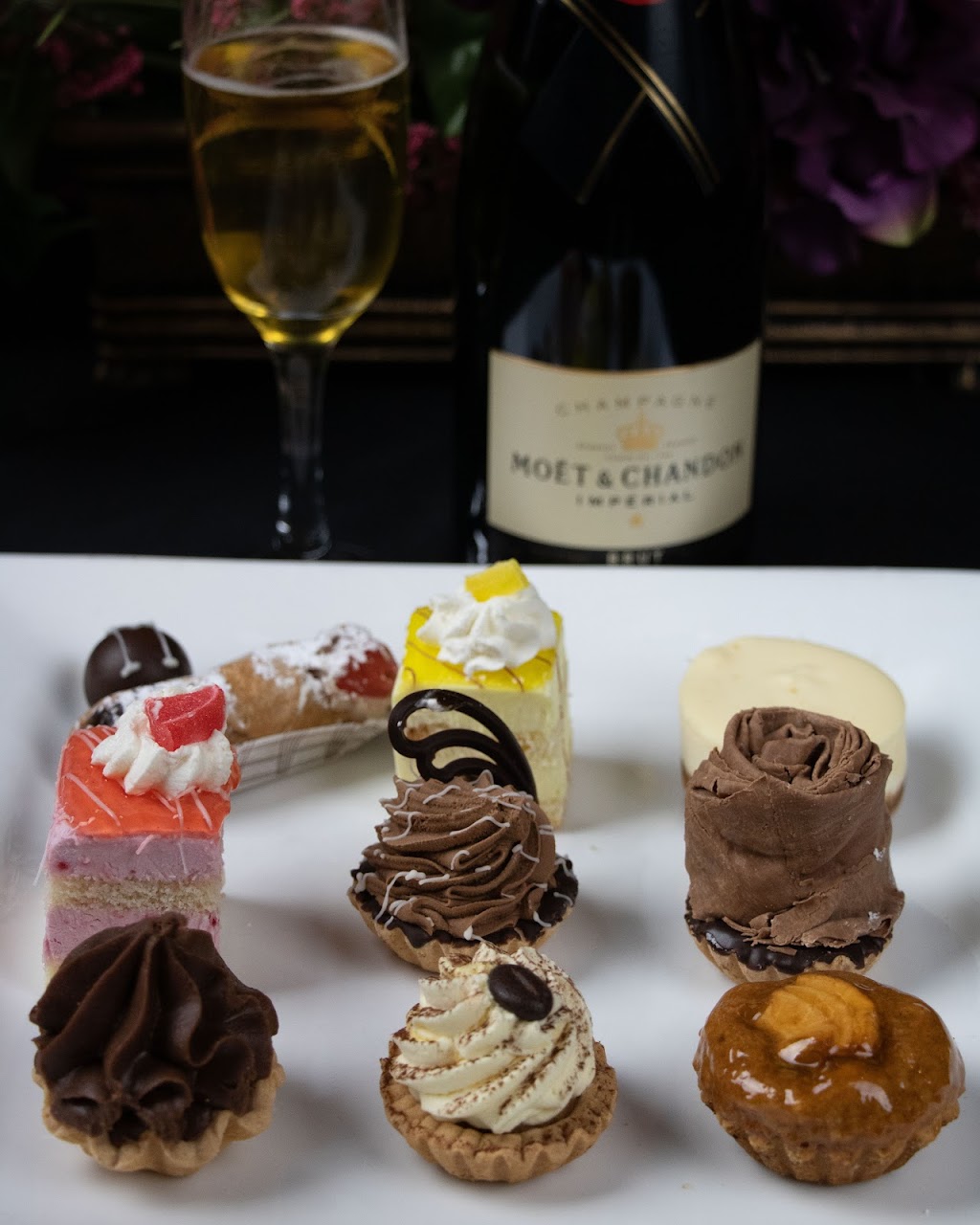 Monello’s St Catharines | 160 St Paul Street Lower Unit, St. Catharines, ON L2R 3M2, Canada | Phone: (514) 826-8537