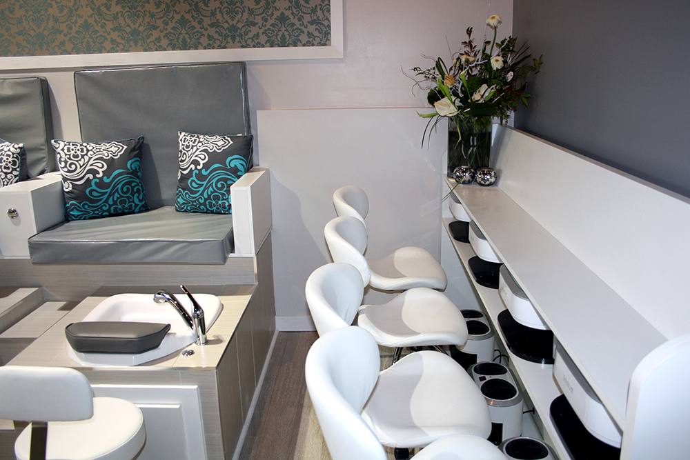 NailBar | 8685 Lundys Ln Suite #4, Niagara Falls, ON L2H 1H5, Canada | Phone: (905) 358-0688