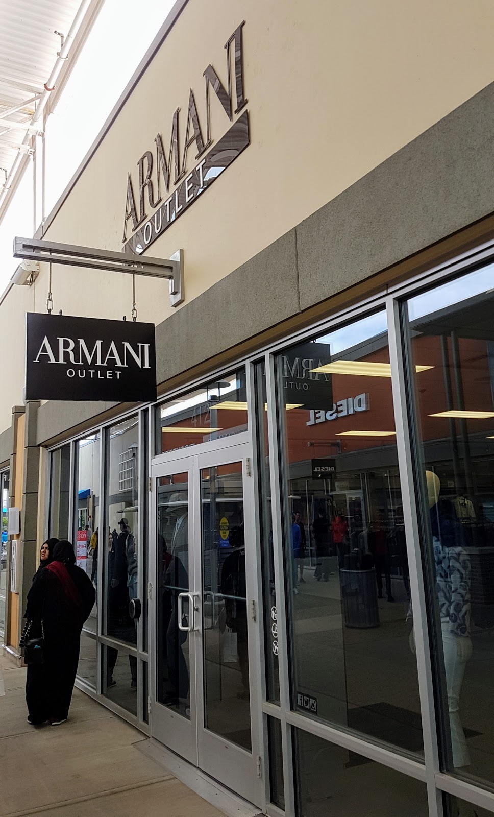 armani toronto premium outlets