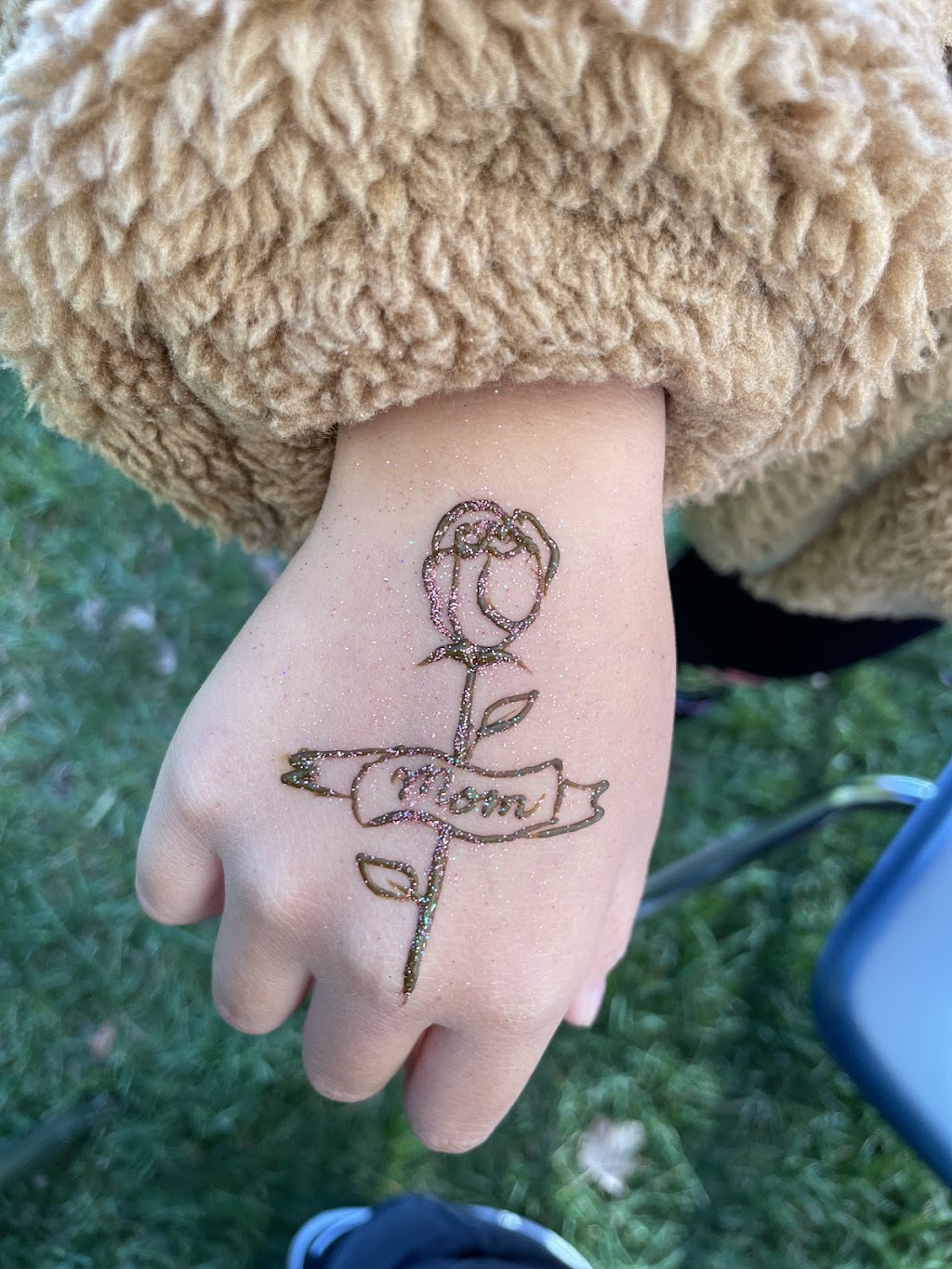 The Henna Doodler | 23 Oneida Crescent, Richmond Hill, ON L4B 0A2, Canada | Phone: (437) 999-8777
