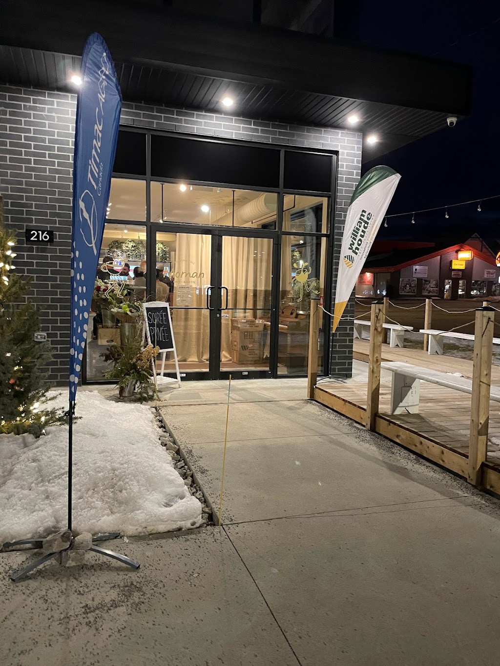 Signé Moman | 216 Rue Saint-Jacques, Saint-Jacques, QC J0K 2R0, Canada | Phone: (450) 397-0677